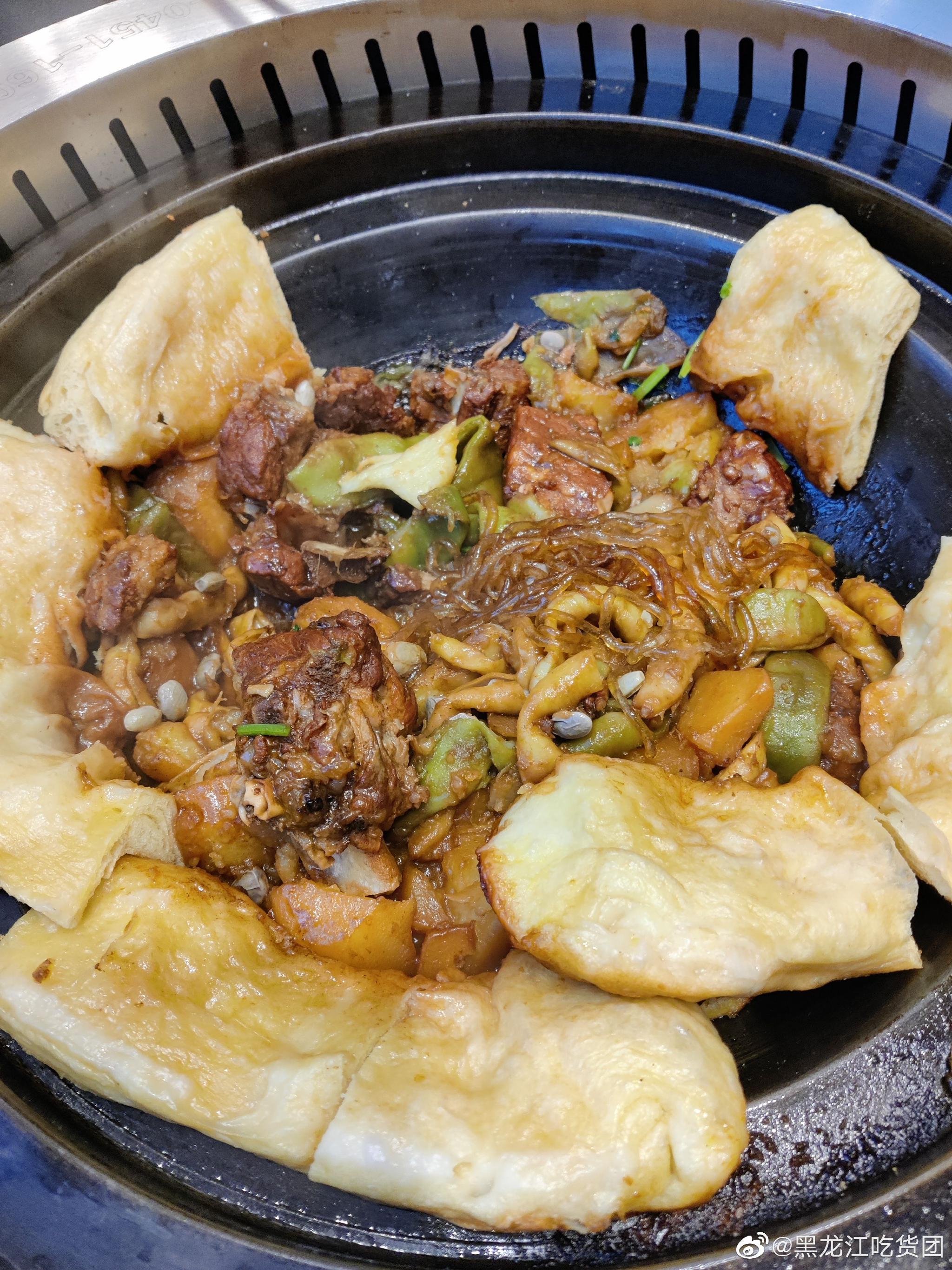 松北美嘉泰超市边上的小锅烀饼,很喜欢这家店,每年都得吃两次