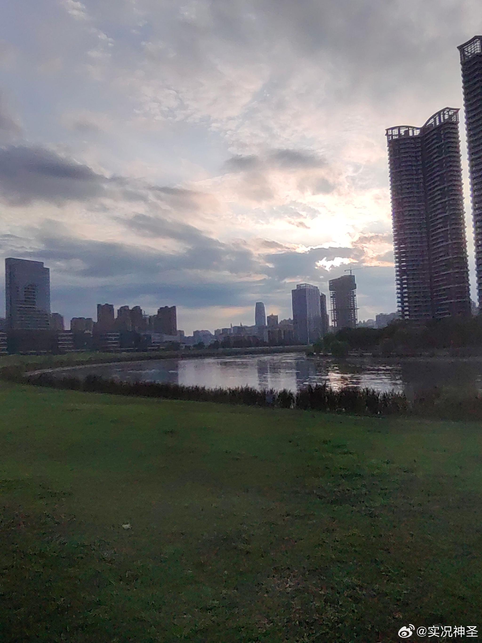 分享夏天的成都美景,微风徐徐,风清气爽