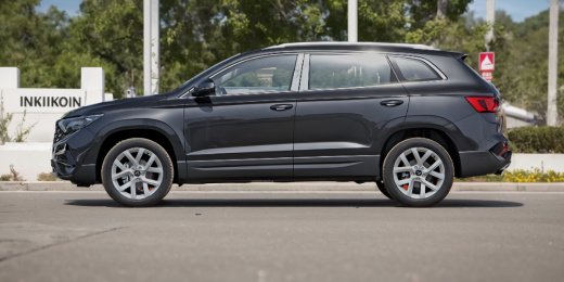 4t涡轮增压发动机,与发动机匹配的是mq250五速手动变速箱和爱信第三代