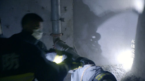 真实记录：中国现存最老的消防站，每天都在发生着什么？丨火线救援休闲区蓝鸢梦想 - Www.slyday.coM