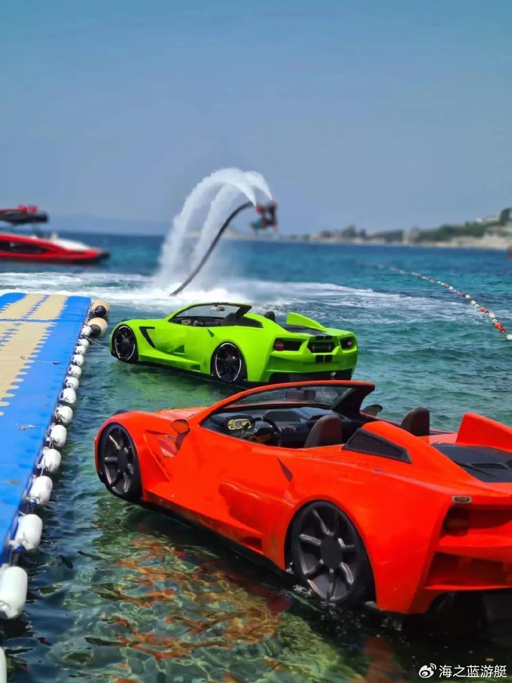近年来刚刚兴趣的水上超跑,凭借酷炫的造型,燃擎的速度和刺激新颖的