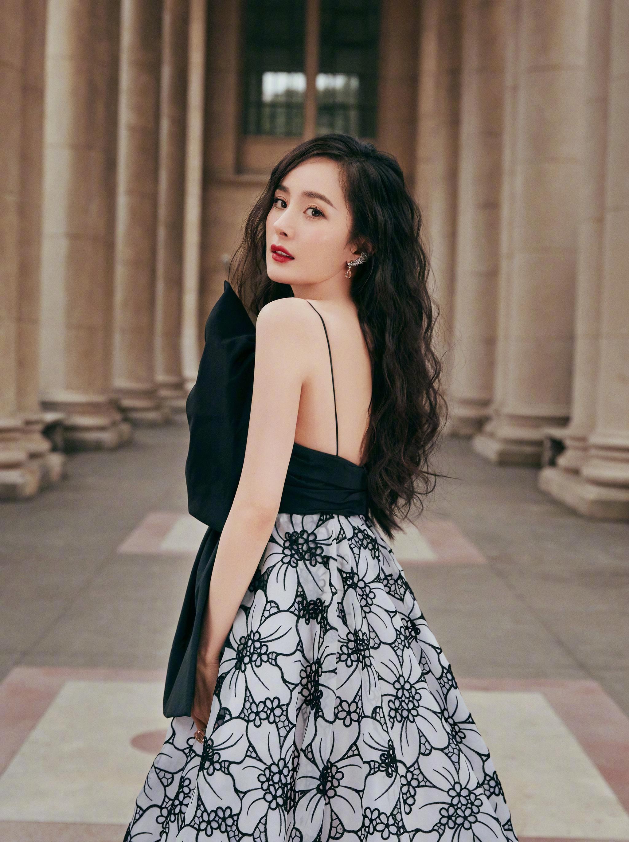 杨幂造型图大蝴蝶结黑白撞色长裙浪漫又典雅杨幂