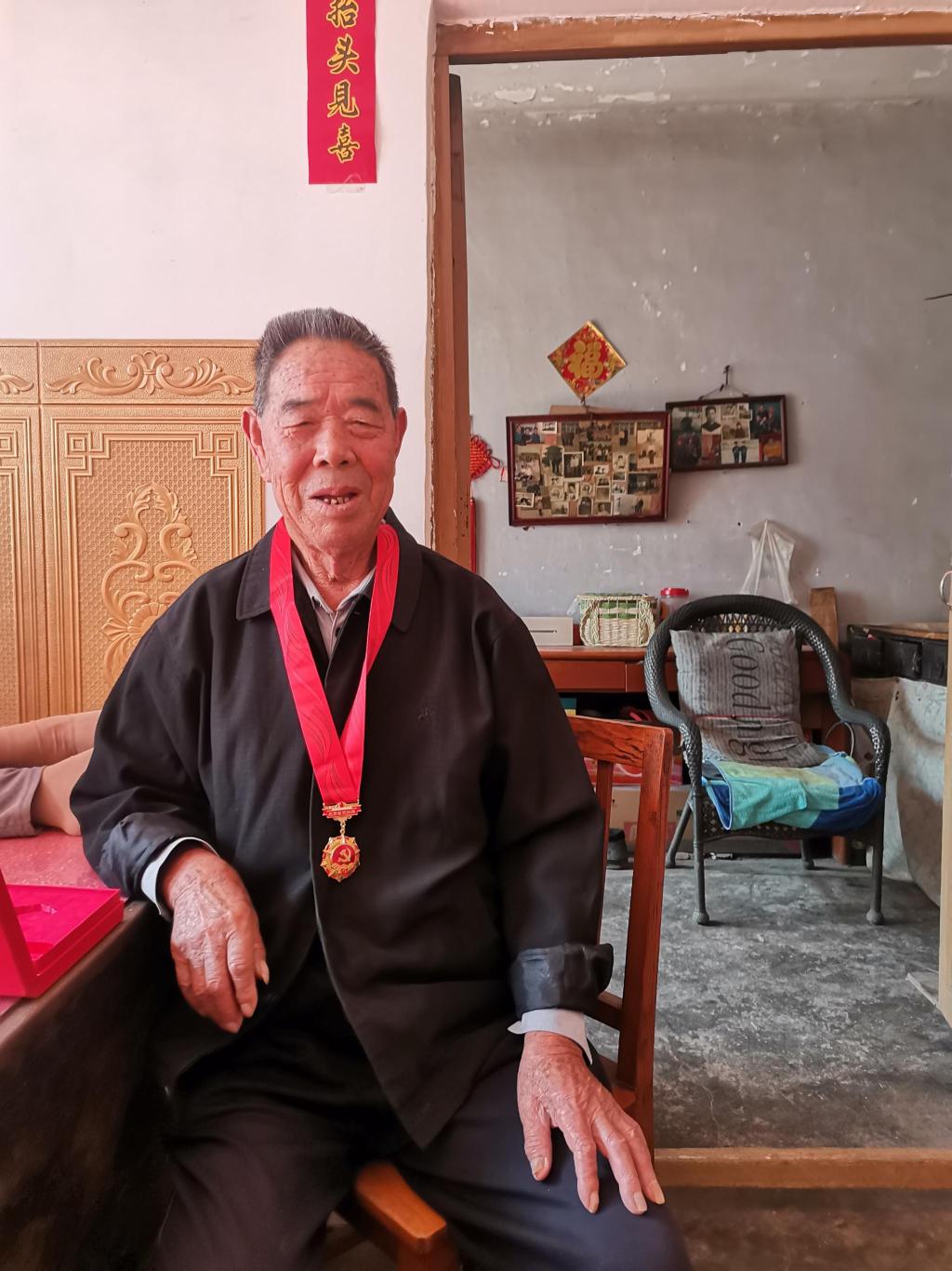 重阳日,钻石婚丨抗美援朝91岁老兵纪恩同:当年借了辆自行车,把她娶