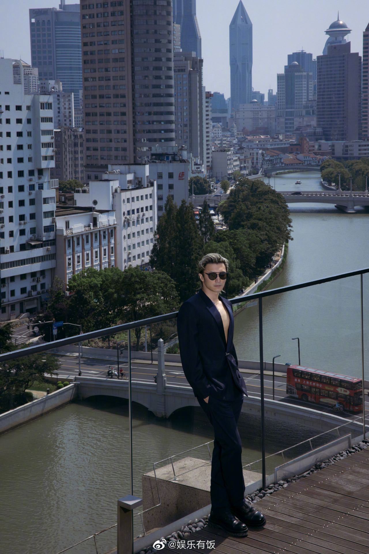 谢霆锋@锋味 发布了一组最新照片以前磕磕颜,现在这身材必磕到底太帅