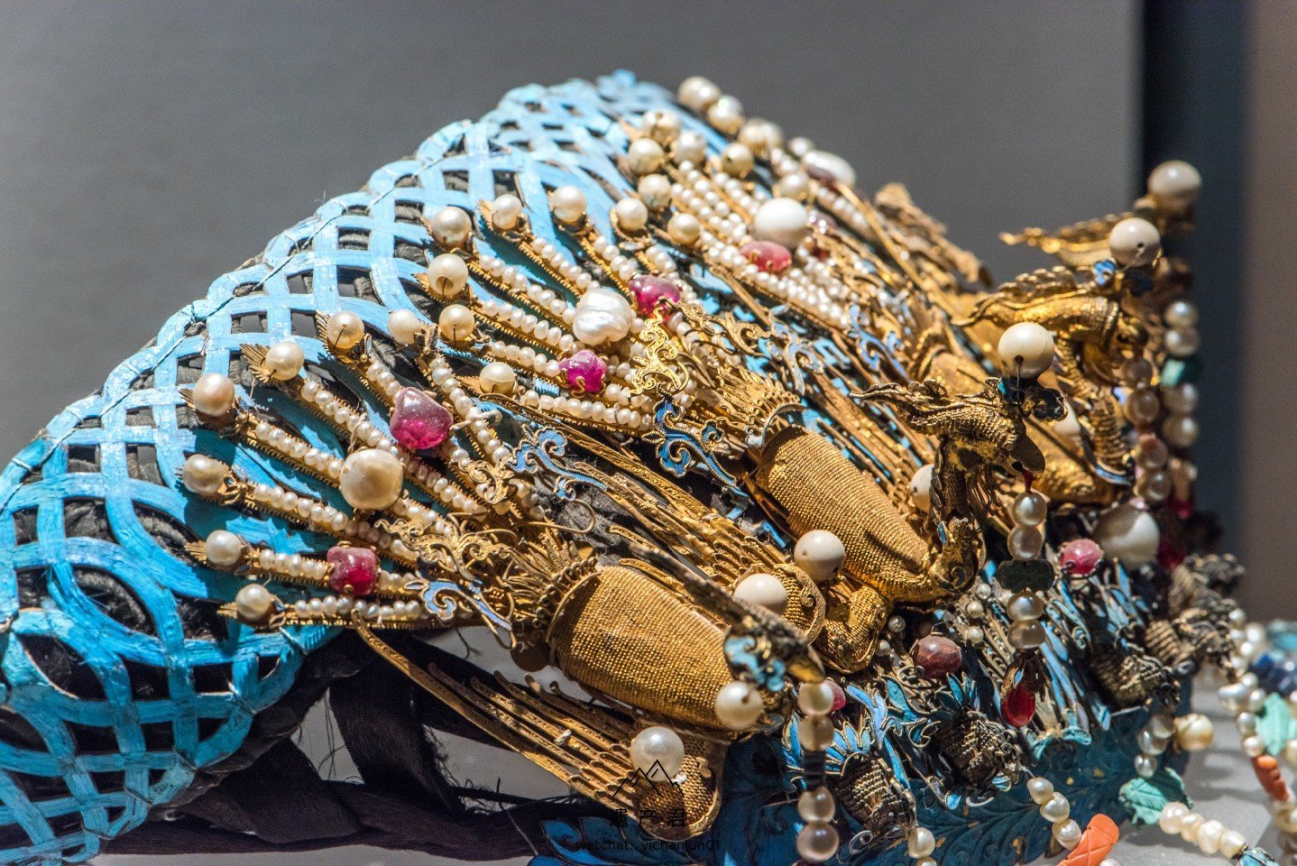 故宫博物院藏· 清代金累丝嵌珍珠宝石五凤钿