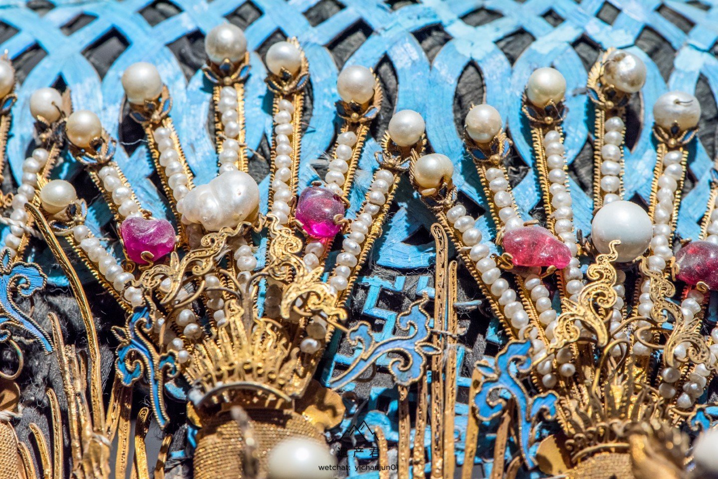 故宫博物院藏· 清代金累丝嵌珍珠宝石五凤钿