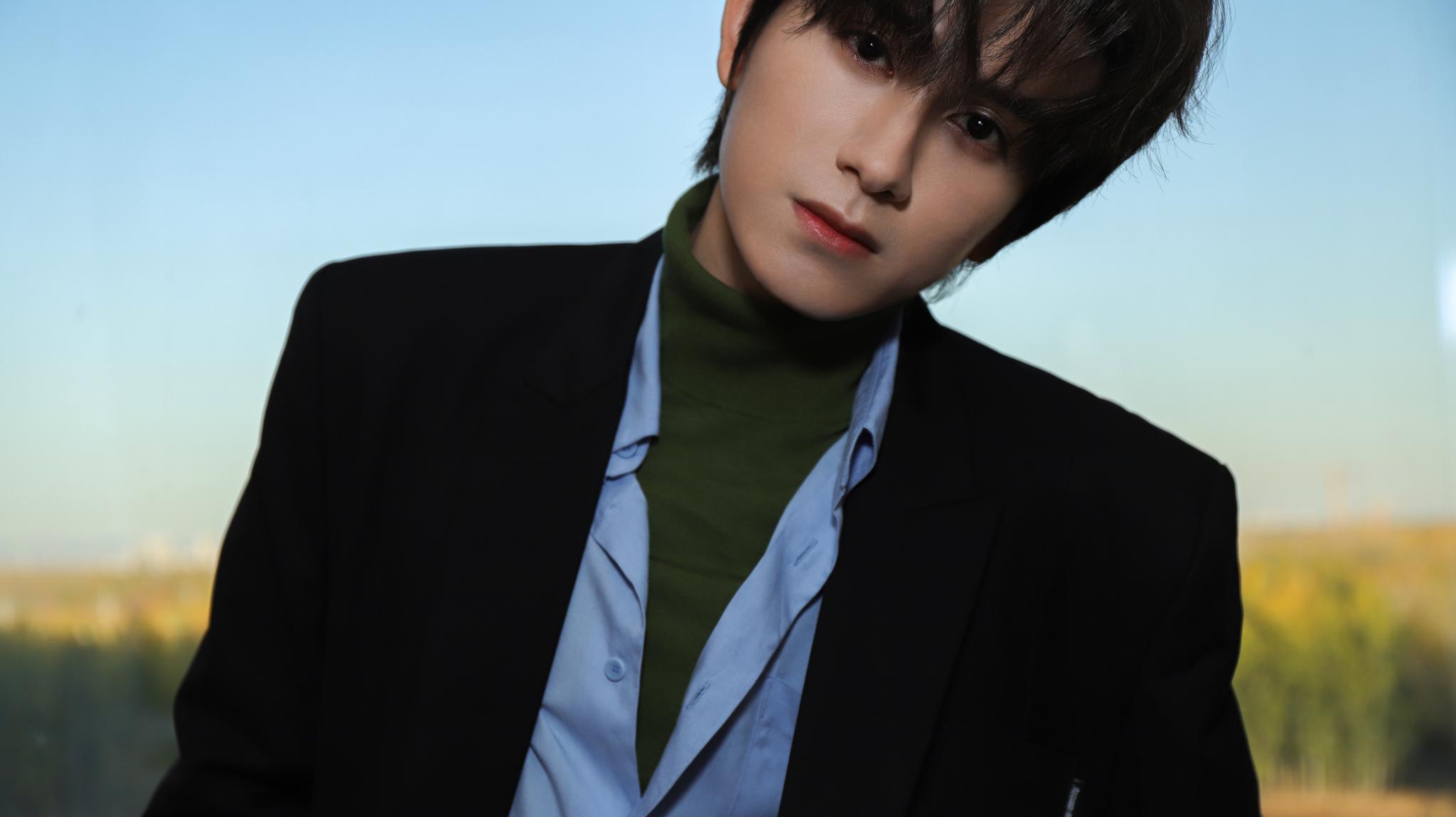 近日演员朱赞锦曝光写真