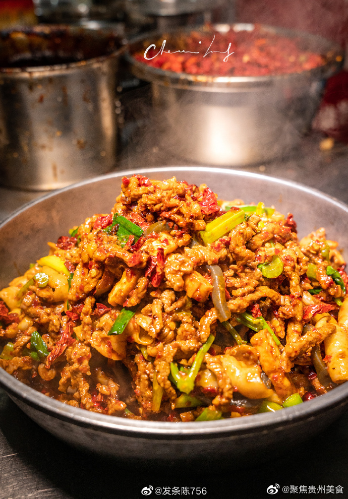 贵州重口味美食系列:虾酸牛肉 味道是真大,不过吃着是真好吃……_高清