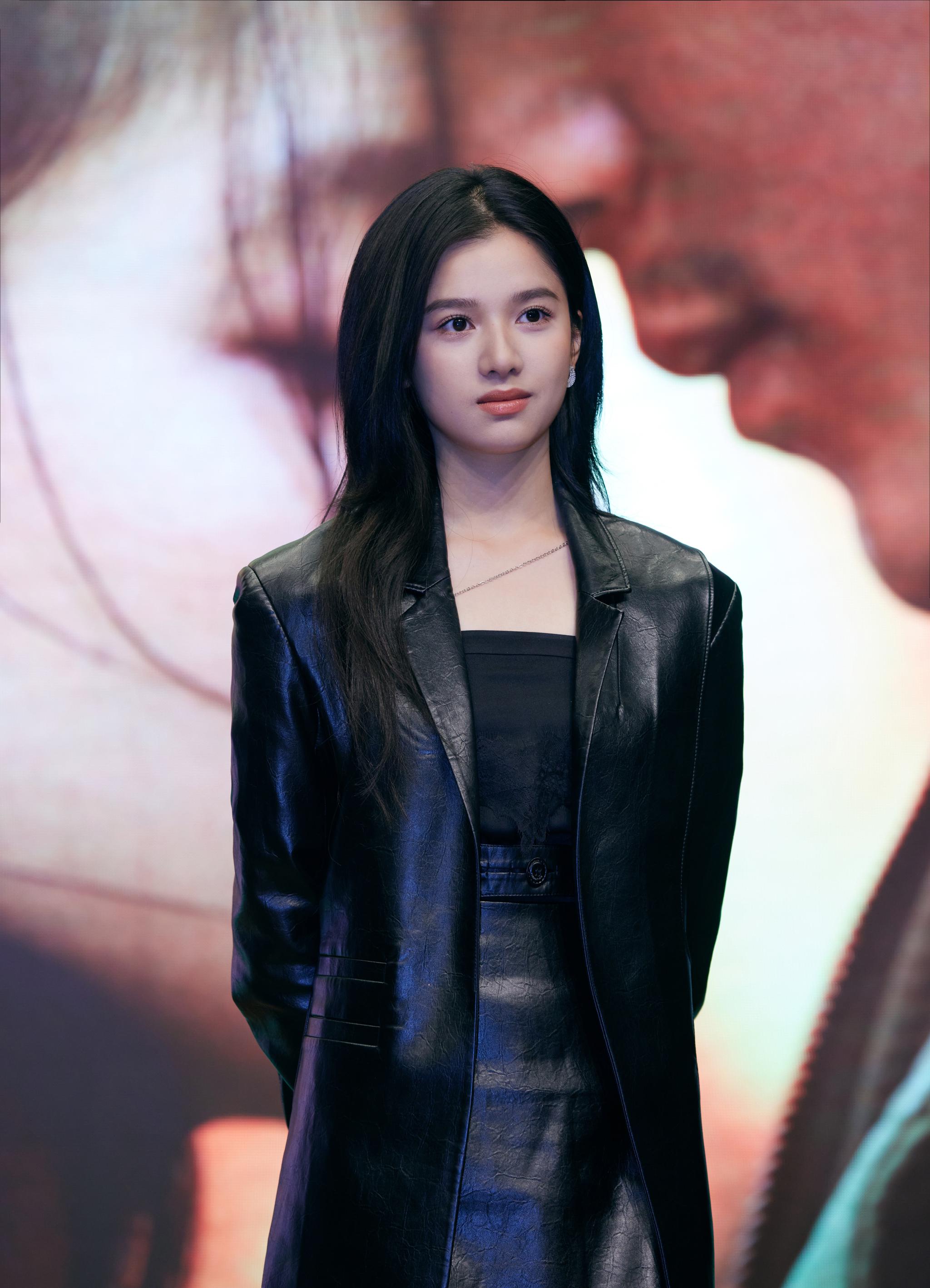 由陈国富监制,沙漠执导的爱情电影……|张婧仪|监制|陈国富_新浪新闻