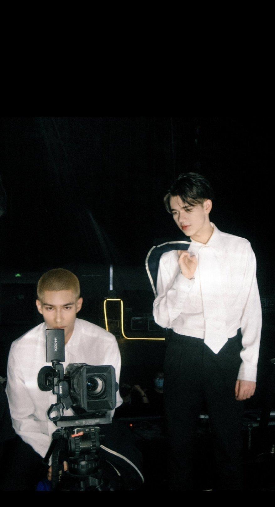 米卡 庆怜不同风格的帅,一起走花路吧 ?__财经头条