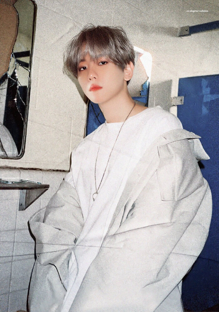 sm艺人专辑销量前两位exo自己人打自己人边伯贤男solo第一