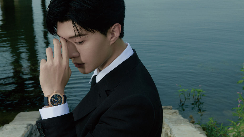 明星红毯有多卷:章子怡戴巨型翡翠、刘亦菲高定首穿、袁泉云淡风轻休闲区蓝鸢梦想 - Www.slyday.coM 明星红毯有多卷:章子怡戴巨型翡翠、刘亦菲高定首穿、袁泉云淡风轻休闲区蓝鸢梦想 - Www.slyday.coM