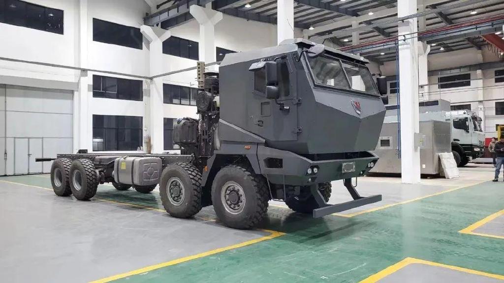 真硬汉专属 堪比"移动堡垒" 太脱拉8×8 跃层大空间 尽在希欧德房车