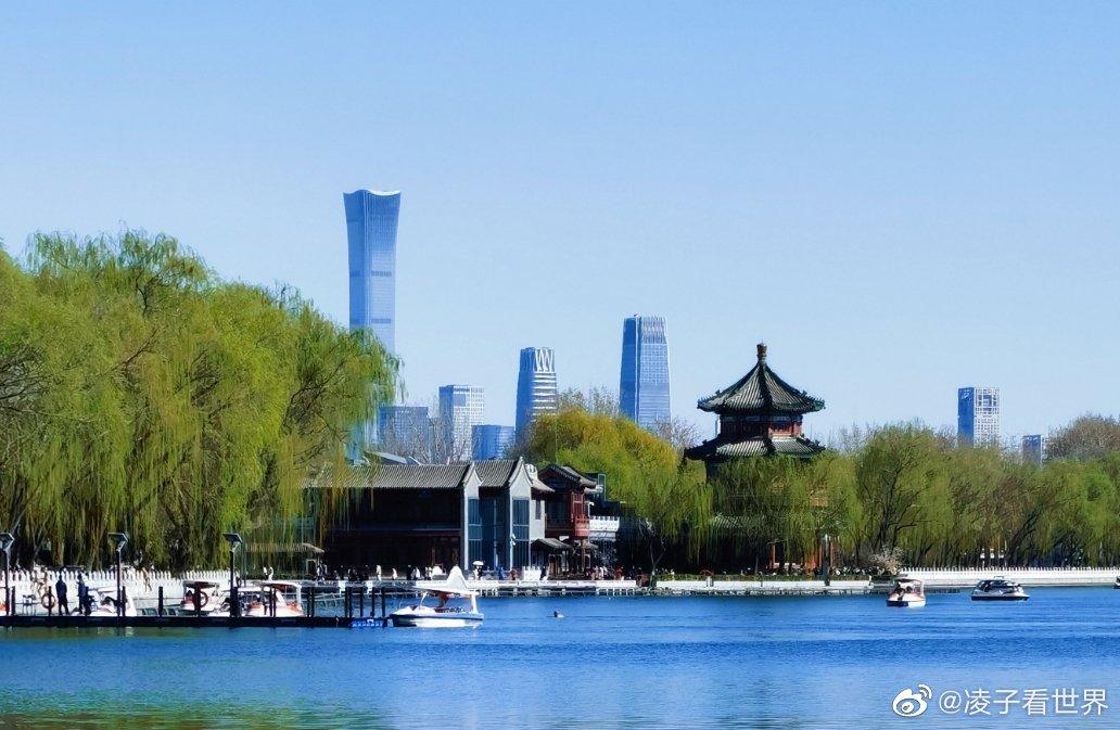 春天满血复活的什刹海…… 北京旅游复苏,春游什刹海的人可真多……__财经头条