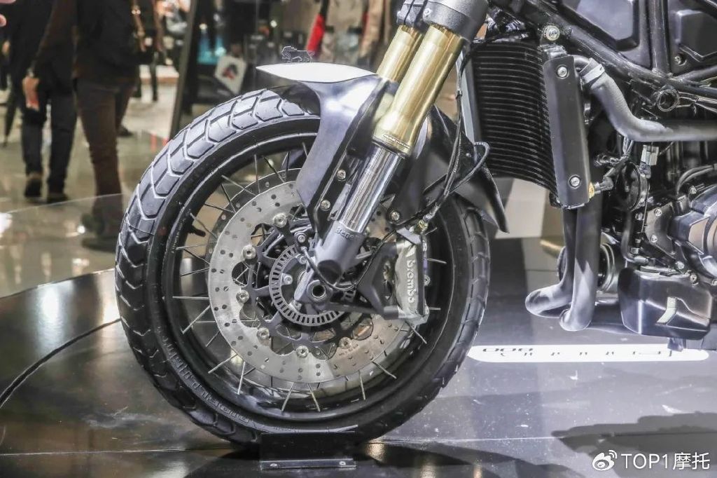 香!新款Benelli 幼狮800满配上市,配置动力双提升-新浪汽车