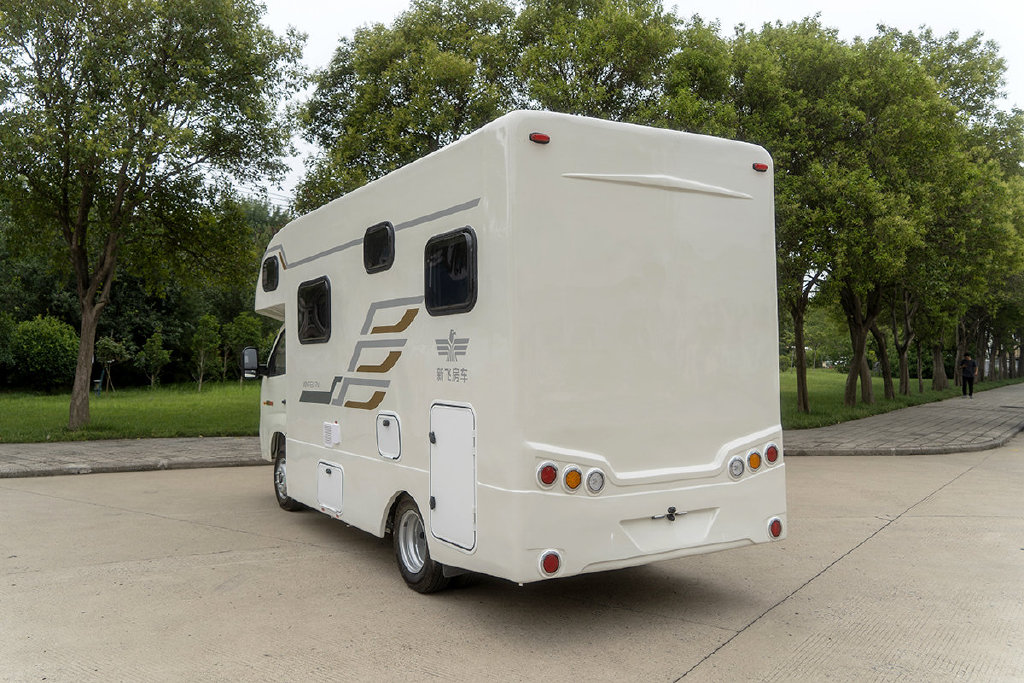 百姓旅居神车平价福田微卡c型房车新飞福田祥菱m2房车