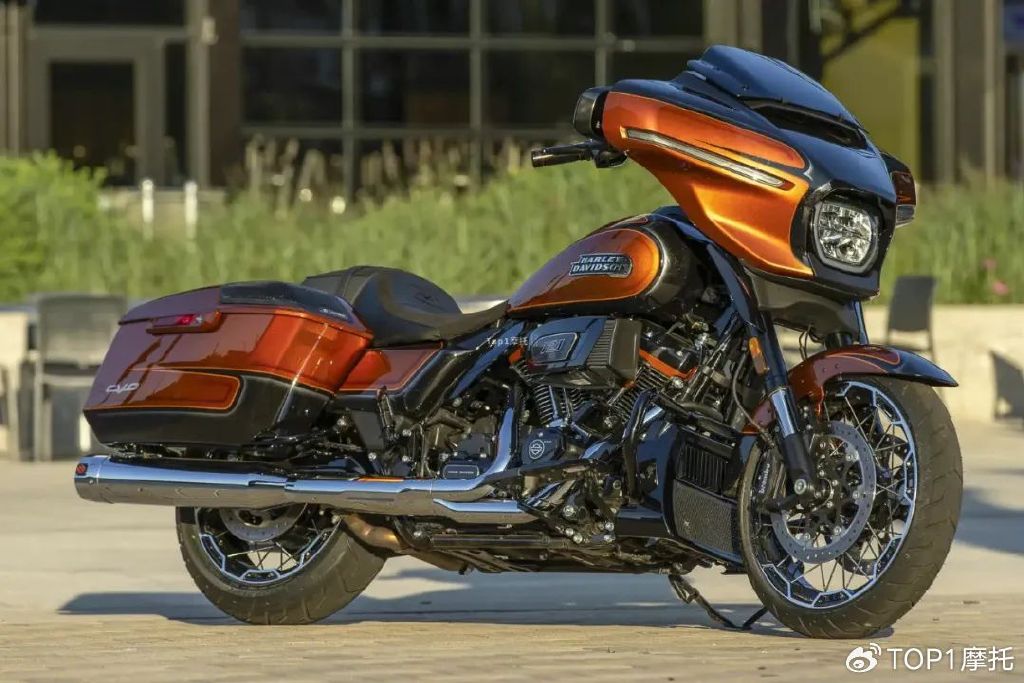 哈雷全新公路滑翔,大道滑翔国内上市,双灯成为历史