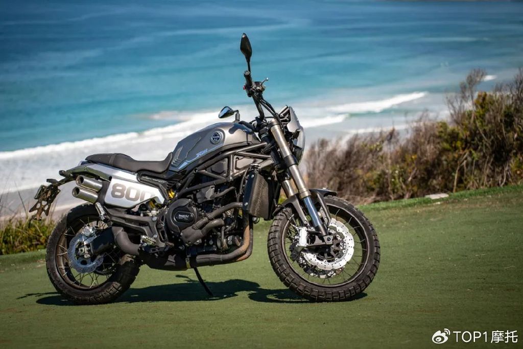 香!新款Benelli 幼狮800满配上市,配置动力双提升-新浪汽车