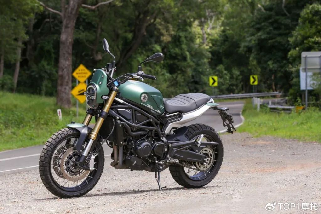 香!新款Benelli 幼狮800满配上市,配置动力双提升-新浪汽车