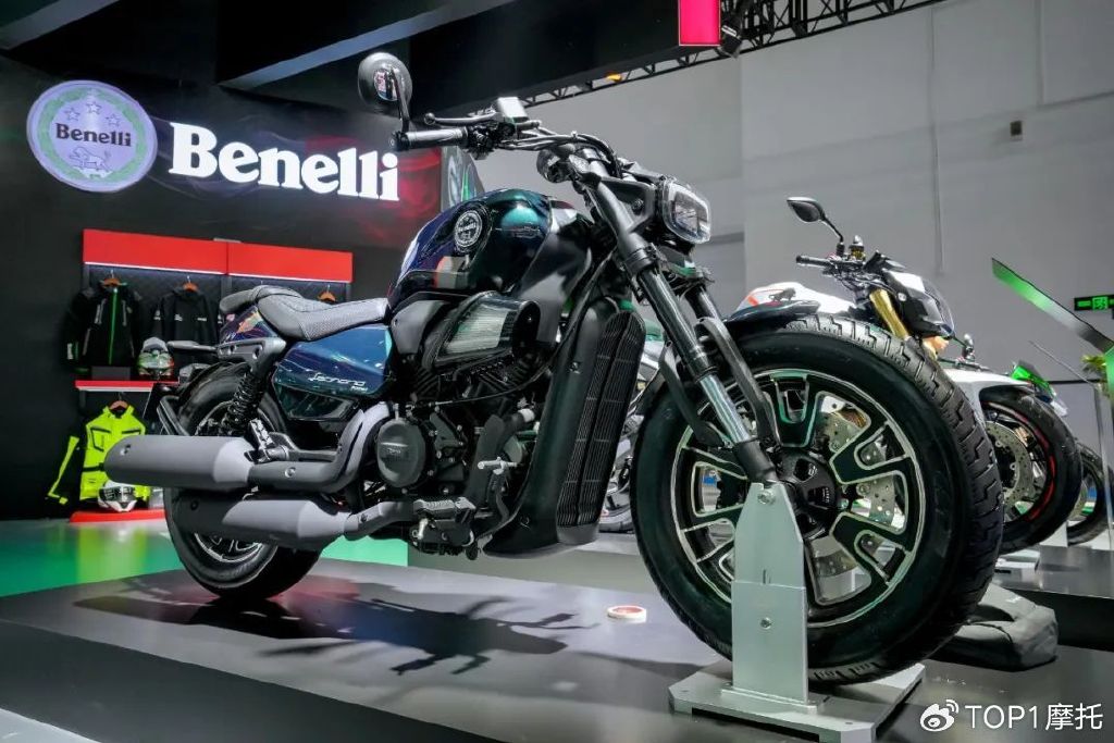 巡航扎堆亮相：金吉拉350自动挡、闪250、闪400、幼狮250都来了（金吉拉300评测视频）