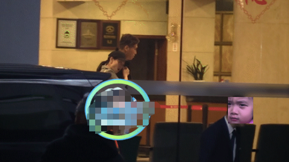 46岁李乃文疑曝恋情！与妙龄女子进出酒店，女方大胆主动举止亲密休闲区蓝鸢梦想 - Www.slyday.coM