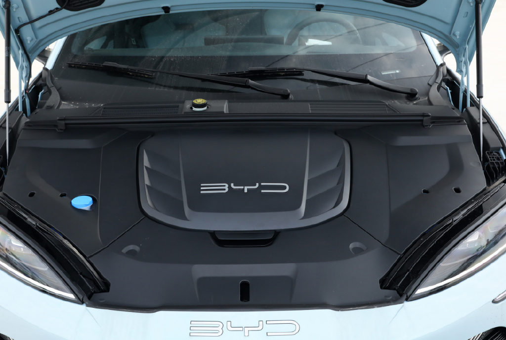 比亚迪海豹冠军版 vs 特斯拉Model 3，究竟买谁更香？