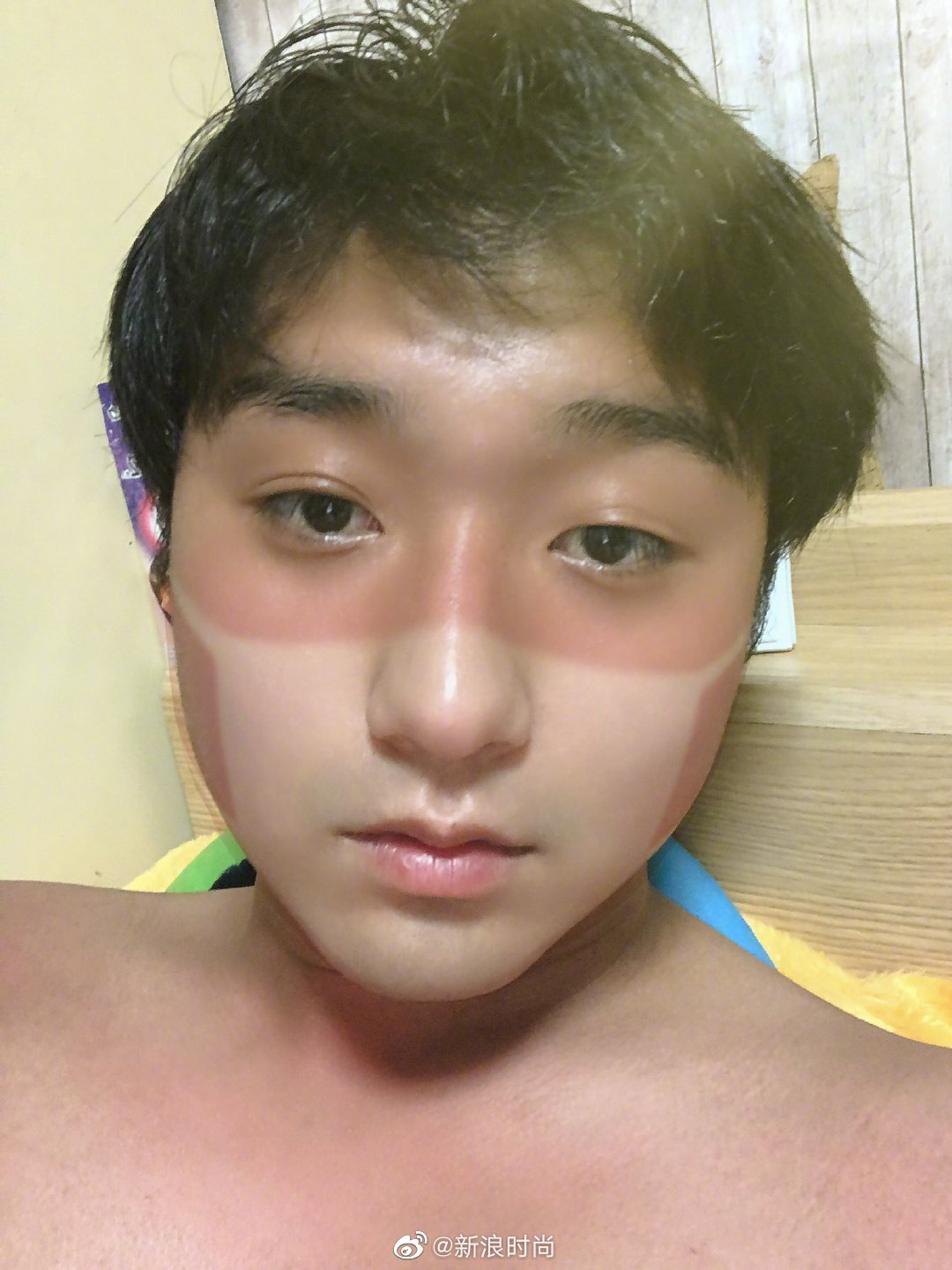 日本网友用实际行动证明,戴口罩一定记得做防晒!