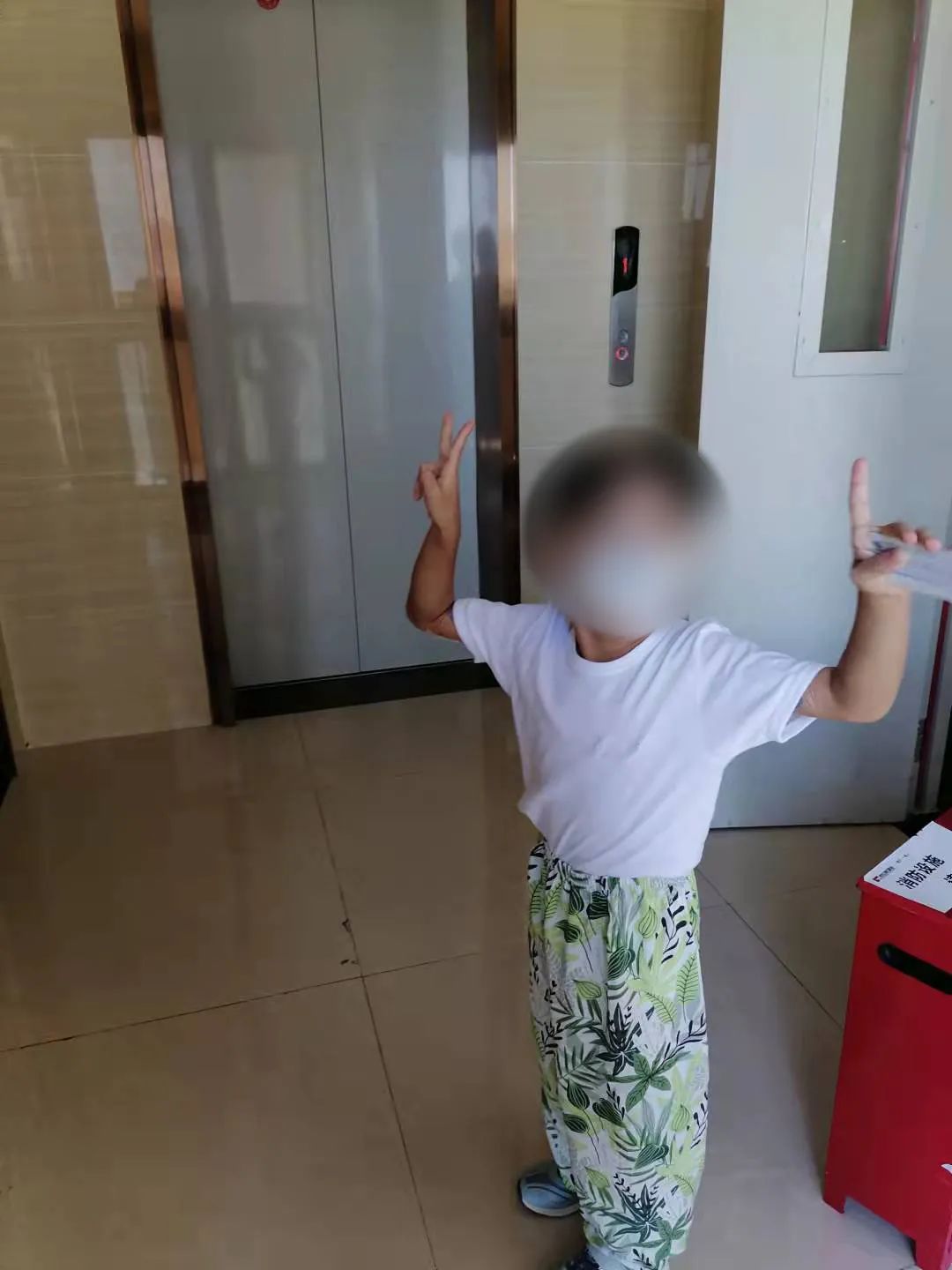 心疼!5岁患癌男童劝妈妈再生一个……休闲区蓝鸢梦想 - Www.slyday.coM 心疼!5岁患癌男童劝妈妈再生一个……休闲区蓝鸢梦想 - Www.slyday.coM