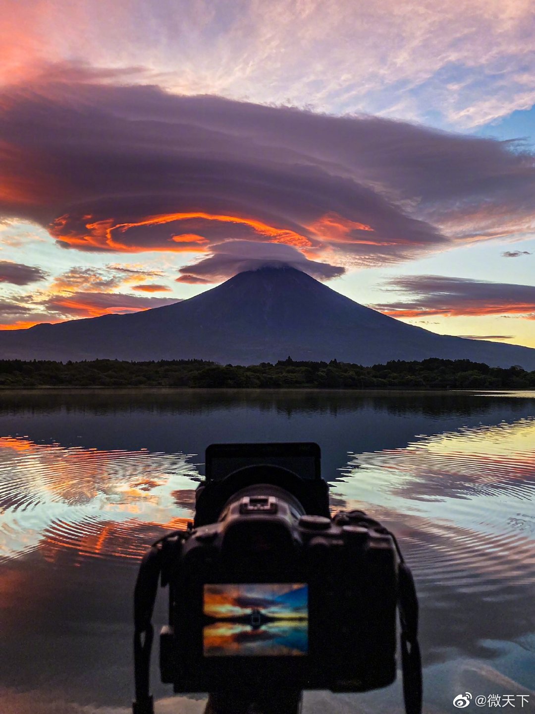 岛国网友们拍摄到的近期的富士山有点好看又有点害怕