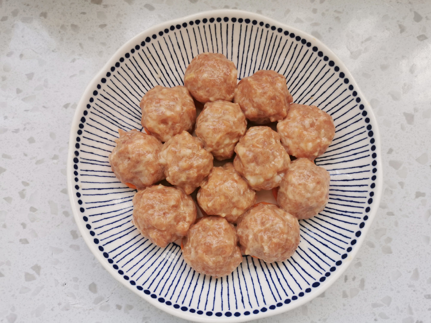 家里有孩子的试试这道清蒸肉丸滑嫩q弹不上火不油炸更健康