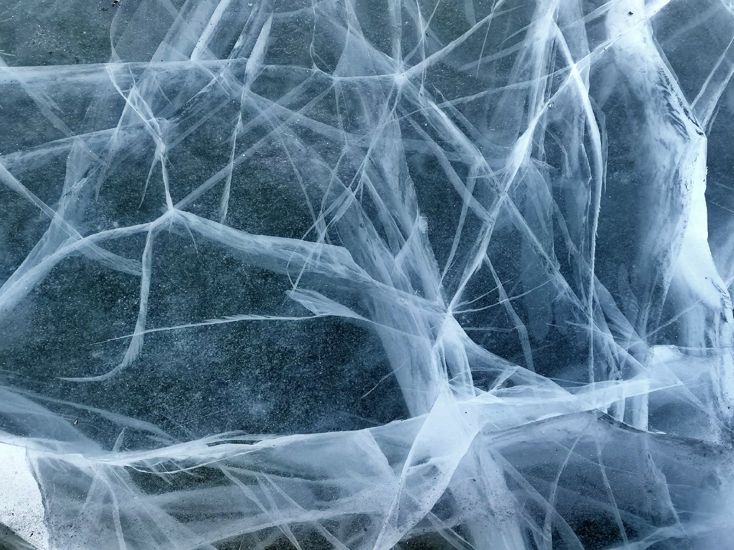 春天冰面上的裂纹,原创拍摄|冰面|裂纹|原创_新浪新闻