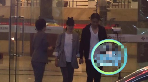 46岁李乃文疑曝恋情！与妙龄女子进出酒店，女方大胆主动举止亲密休闲区蓝鸢梦想 - Www.slyday.coM