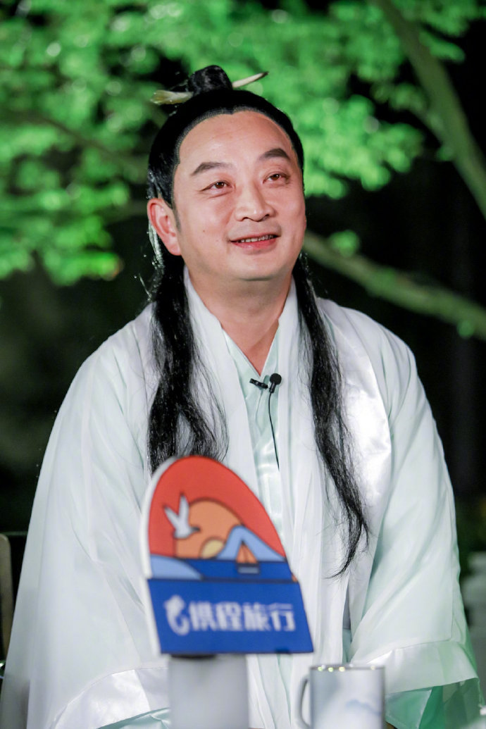 一入cos无法自拔的百变boss@携程梁建章 又双叒营业啦_高清图集_新浪