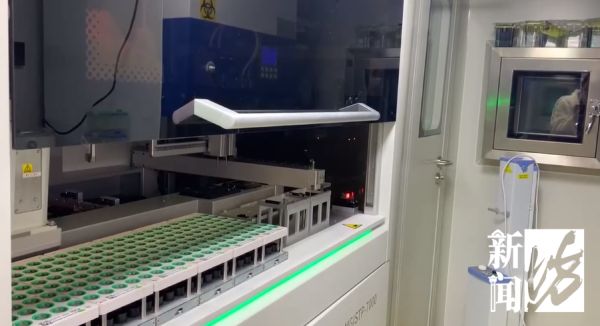 此刻上海，核酸检测仍在进行！市民花式致敬“大白”，现场有笑有泪……休闲区蓝鸢梦想 - Www.slyday.coM