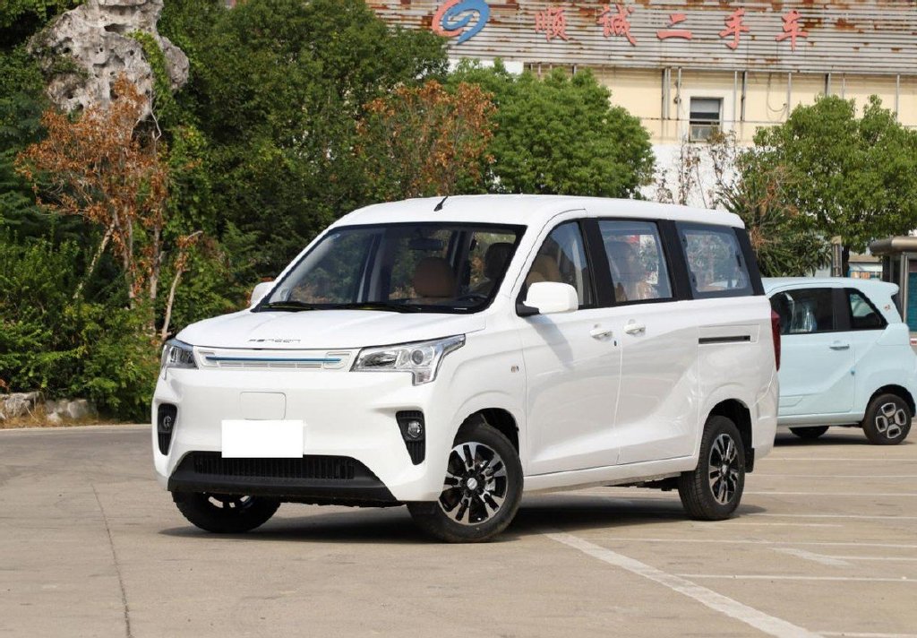 起售价1448万元东风小康风光e380上市最高续航可达301公里