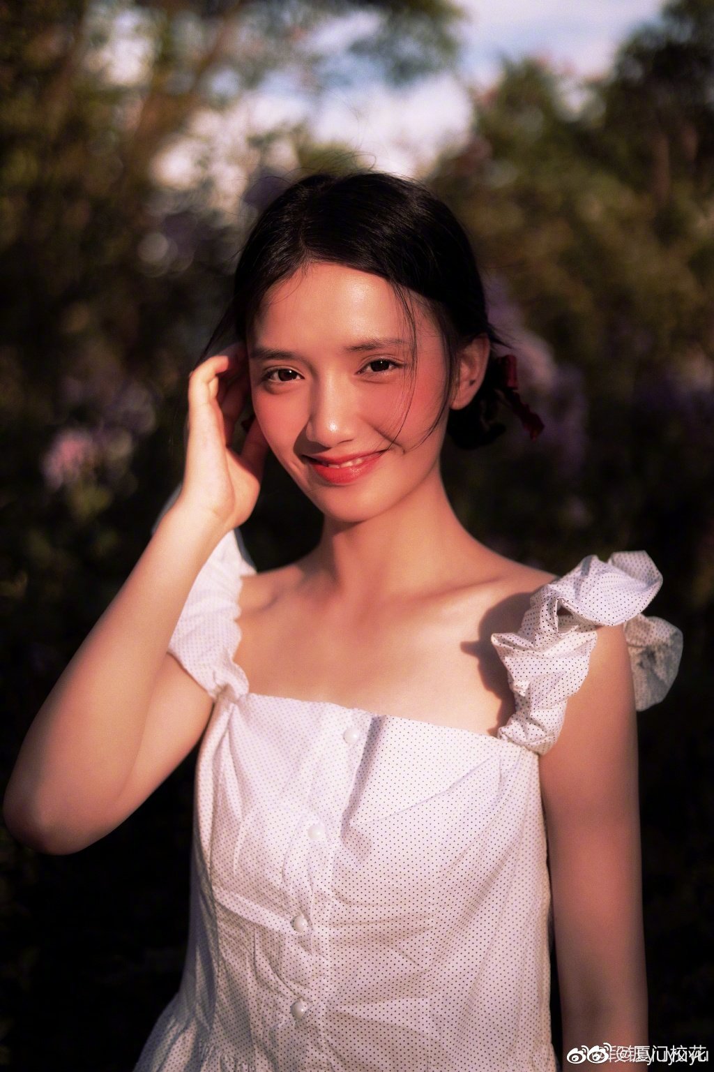 她叫段钰,03年,就读于南京艺术学院,身高163cm,爱好看电影