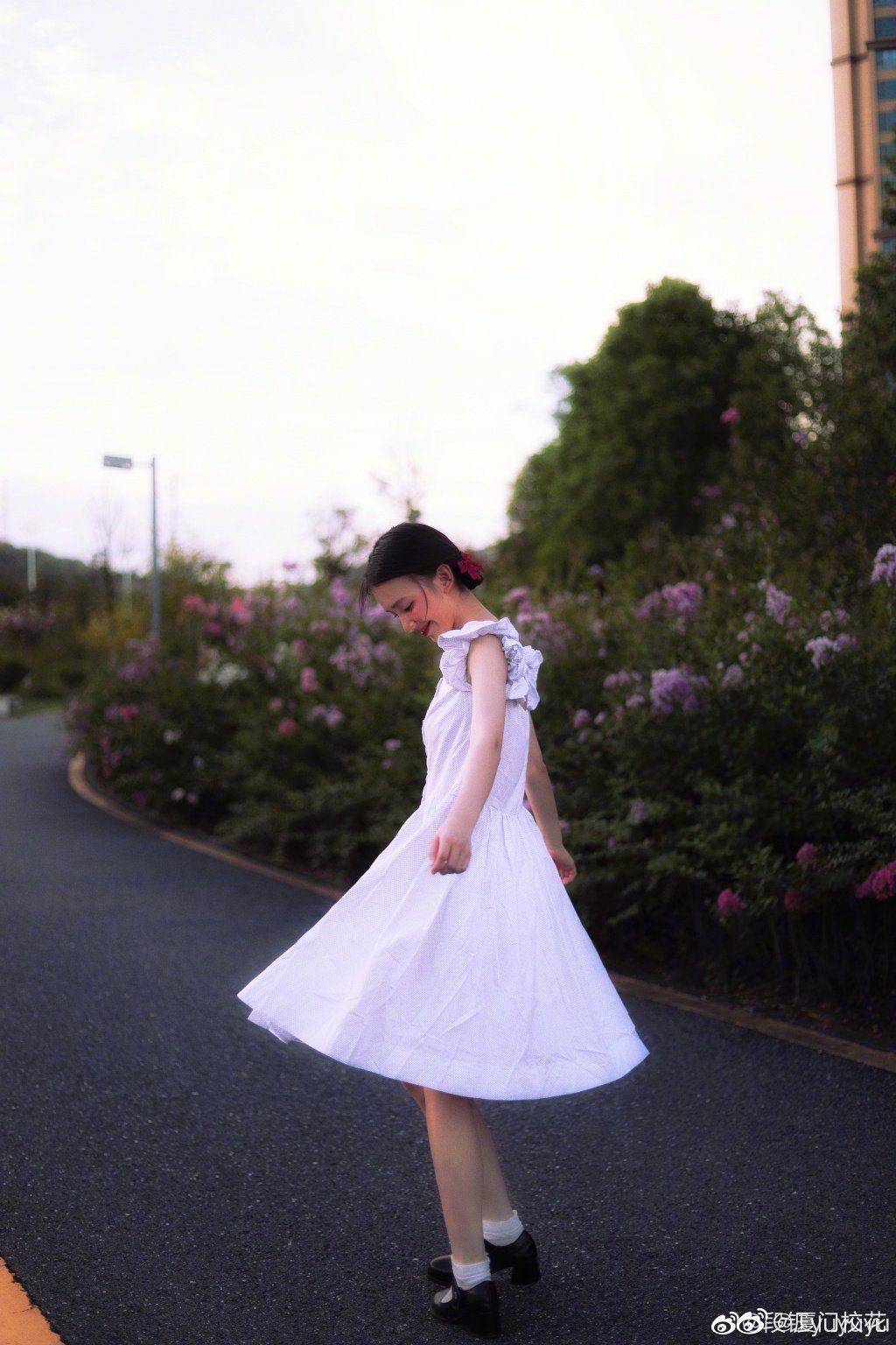 她叫段钰,03年,就读于南京艺术学院,身高163cm,爱好看电影