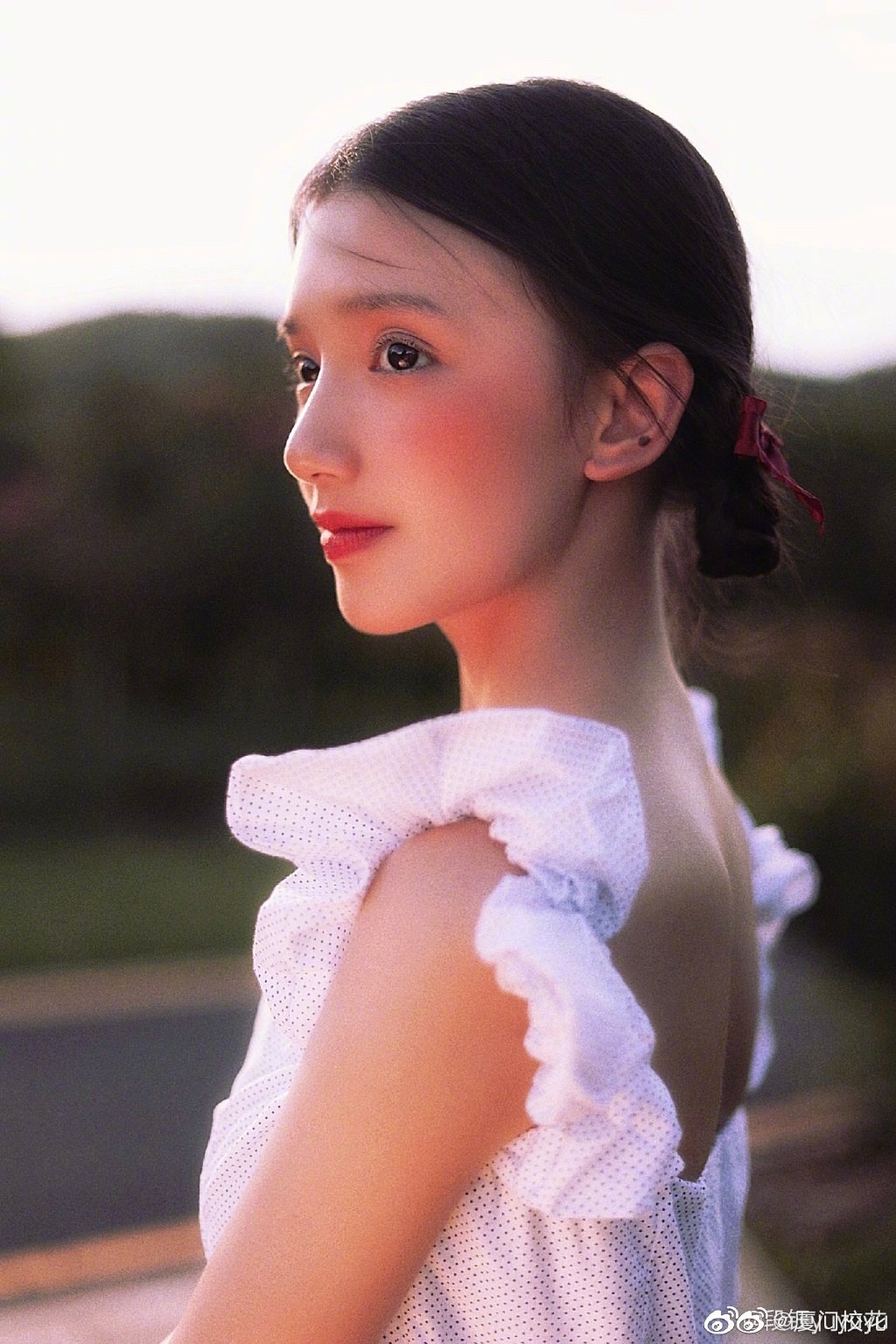她叫段钰,03年,就读于南京艺术学院,身高163cm,爱好看电影