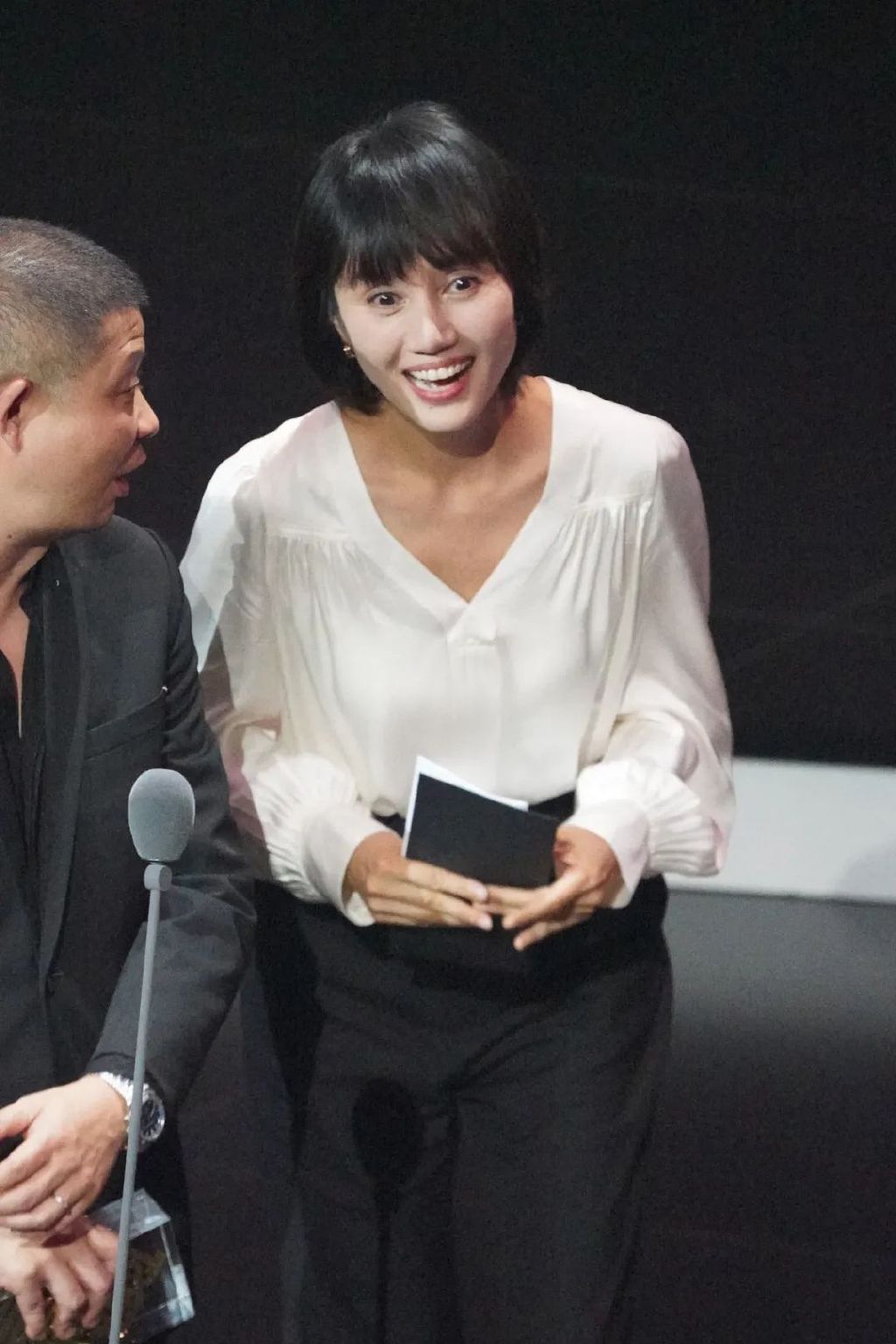 明星红毯有多卷:章子怡戴巨型翡翠、刘亦菲高定首穿、袁泉云淡风轻休闲区蓝鸢梦想 - Www.slyday.coM 明星红毯有多卷:章子怡戴巨型翡翠、刘亦菲高定首穿、袁泉云淡风轻休闲区蓝鸢梦想 - Www.slyday.coM