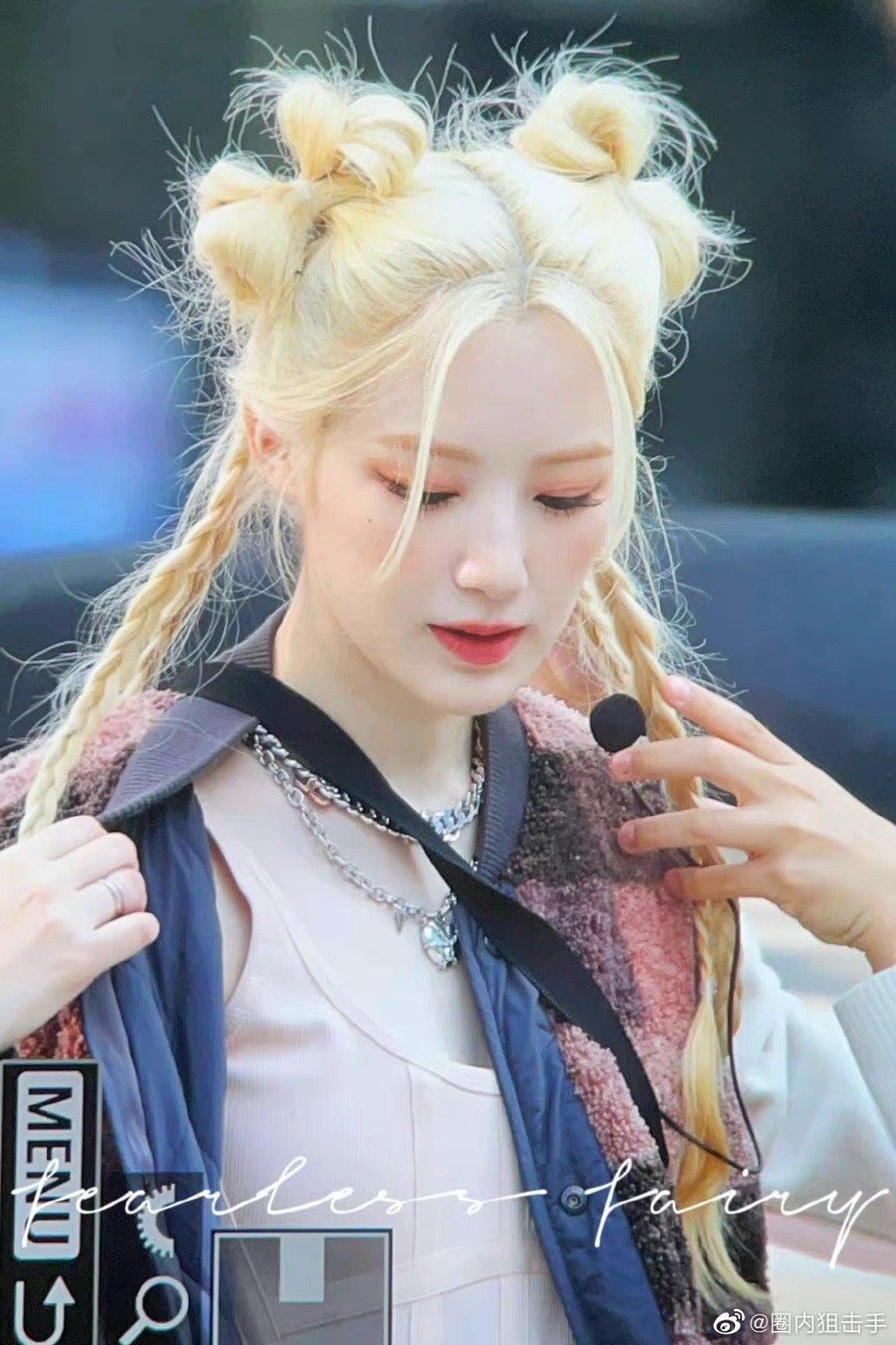 叶舒华金发真的染对了,双丸子头好像小精灵,炸毛有点可爱|金发|可爱