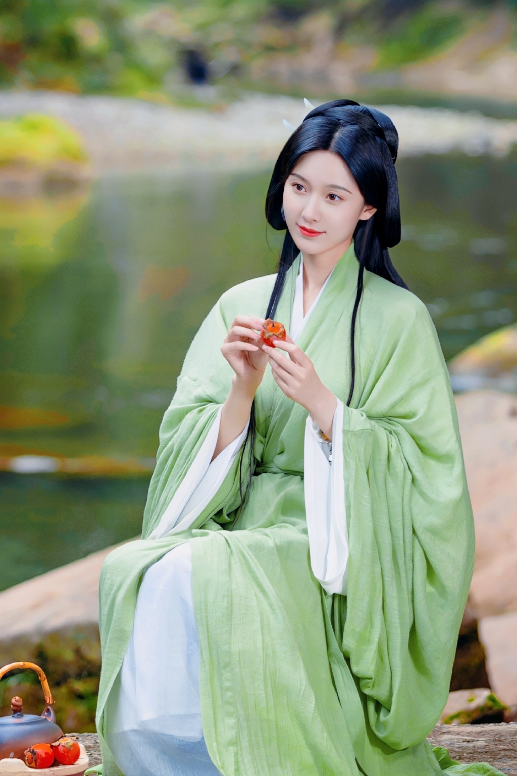 王子璇古装山水小憩氛围感 恬静淡雅,美若天仙,好不美哉……__财经