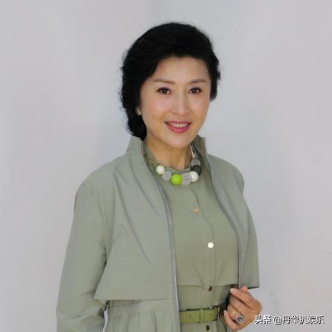 马海燕,剧中饰演潘台长,杨紫亲妈最后介绍一位剧中的重磅演员马海燕