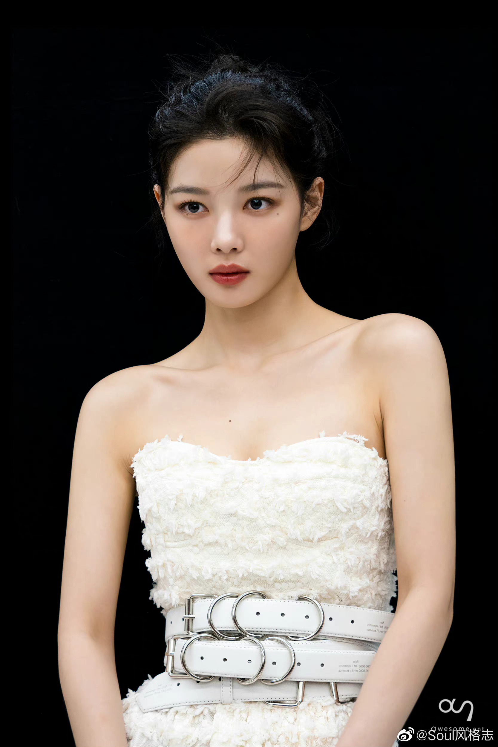 金裕贞 allure杂志拍摄花絮 360度无死角的漂亮妹妹!__财经头条