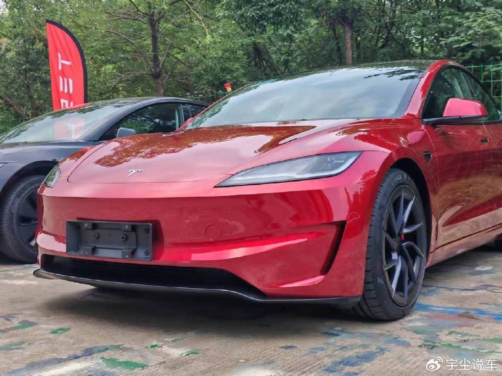 特斯拉Model 3高性能版 带来极致的驾驶体验-新浪汽车