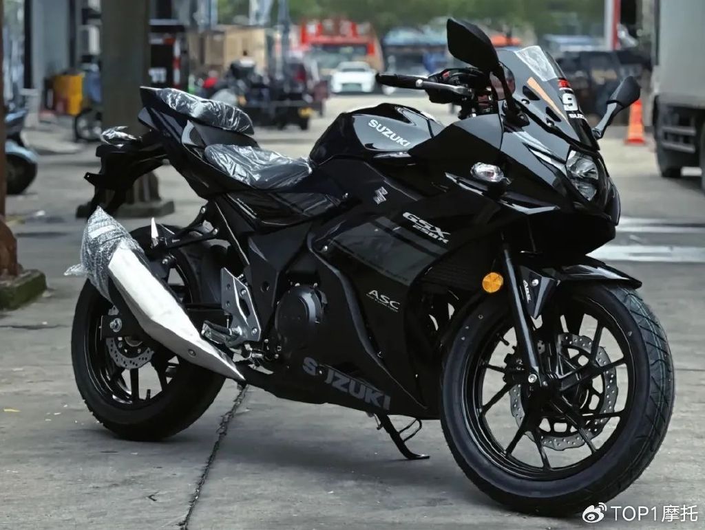 豪爵gsx250r喜获升级新增滑动离合器led头灯又能再战五年