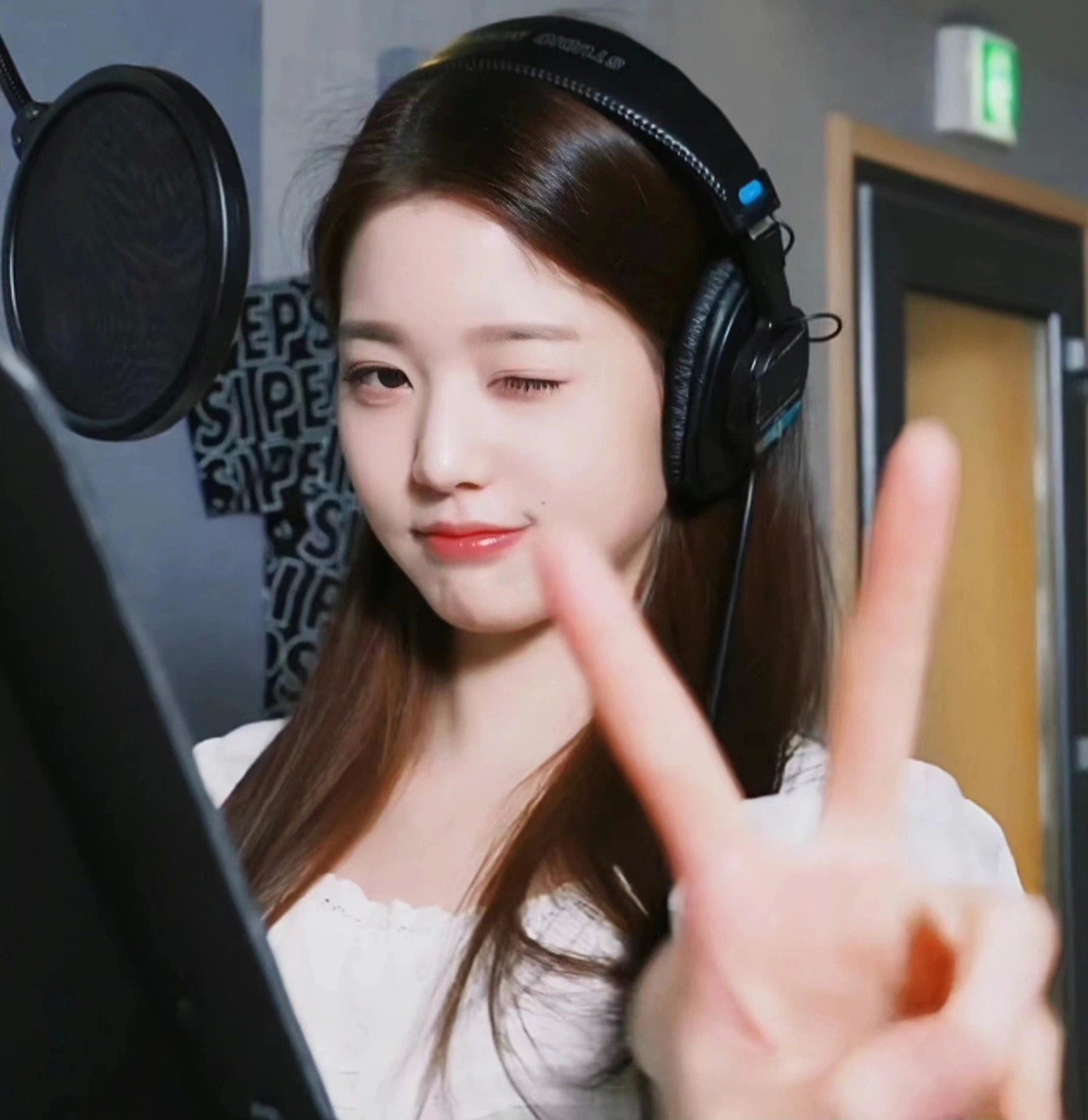 小元这组图好适合做头像张元英