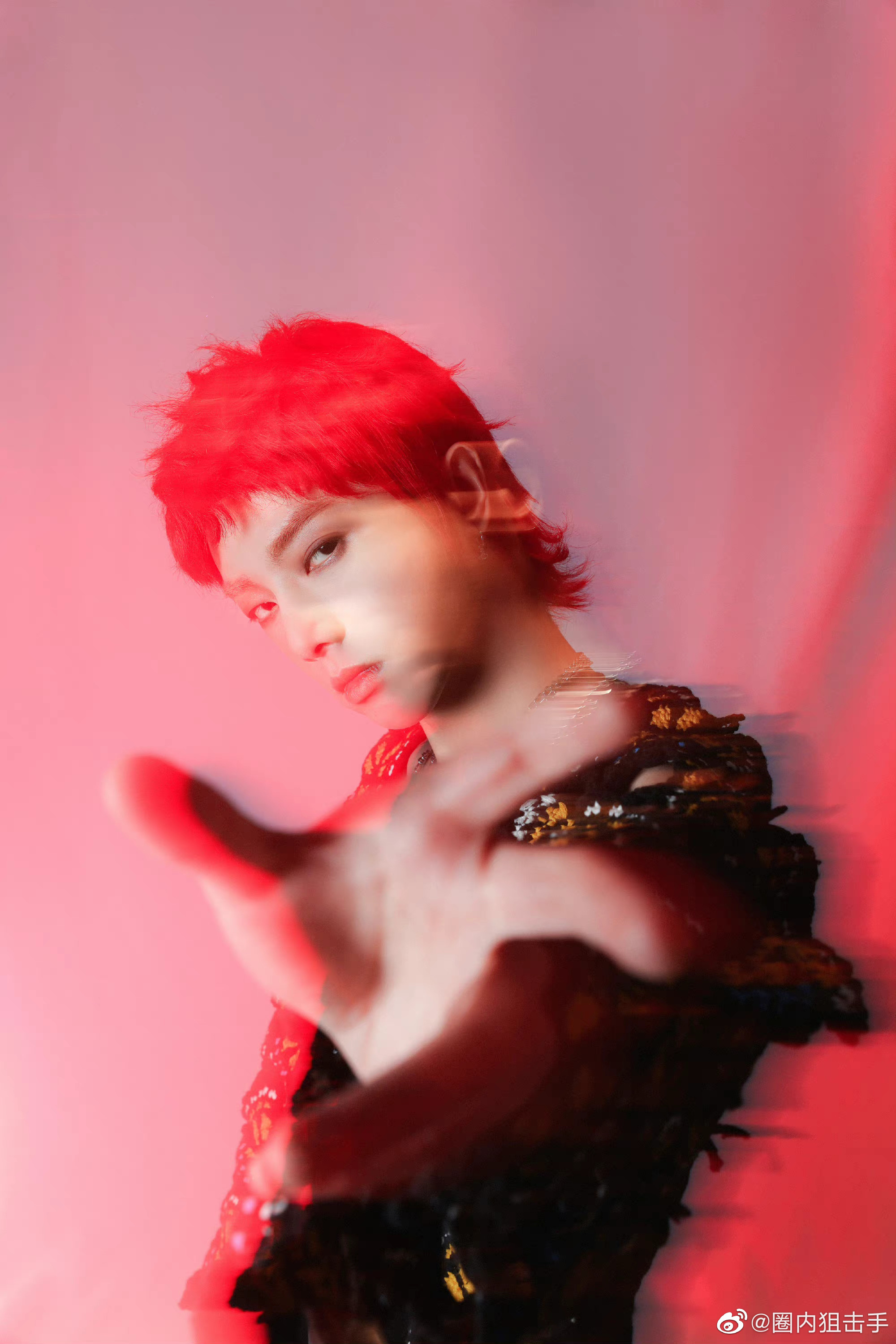 华晨宇又换发色啦!红色好张扬好野性啊,舞台效果太绝了