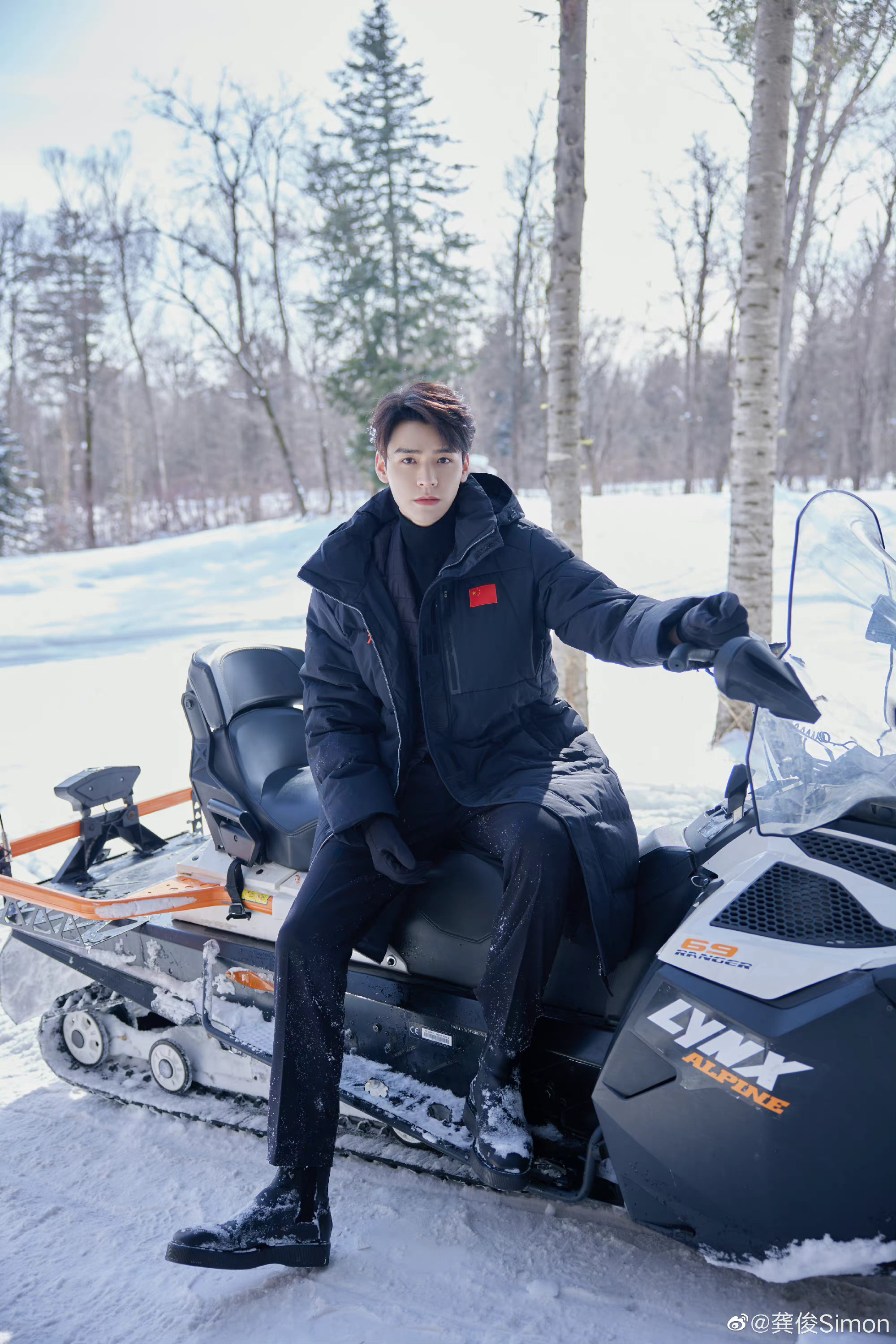 龚俊真的好帅啊,随拍也能拍出大片的既视感_高清图集_新浪网