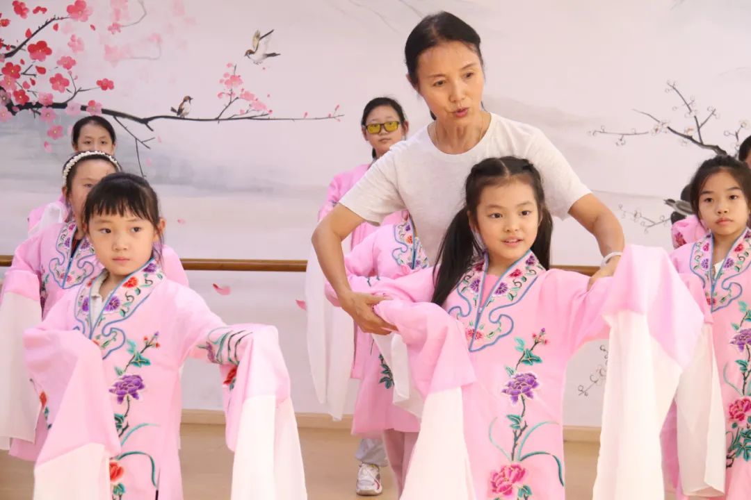 最新！南京课后服务第一天，我们发现了五个特点...休闲区蓝鸢梦想 - Www.slyday.coM