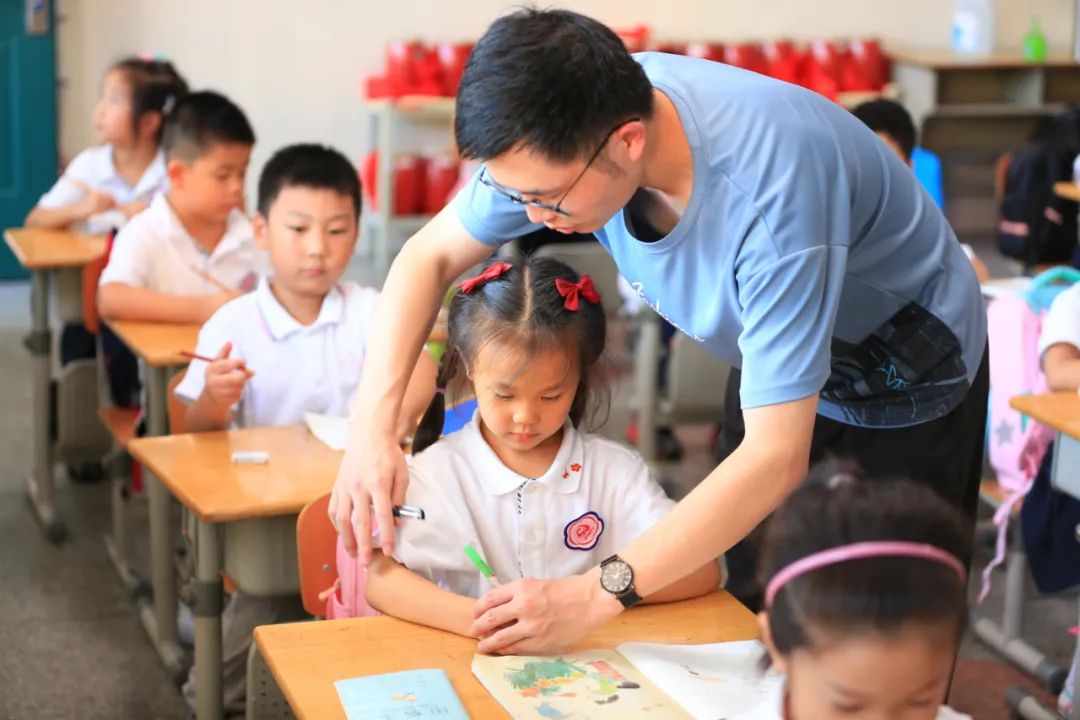 最新！南京课后服务第一天，我们发现了五个特点...休闲区蓝鸢梦想 - Www.slyday.coM